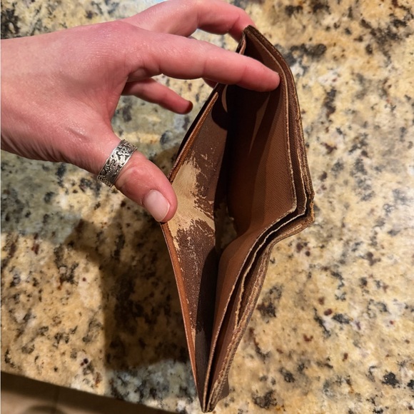 Loved Louis Vuitton wallet - Picture 5 of 6